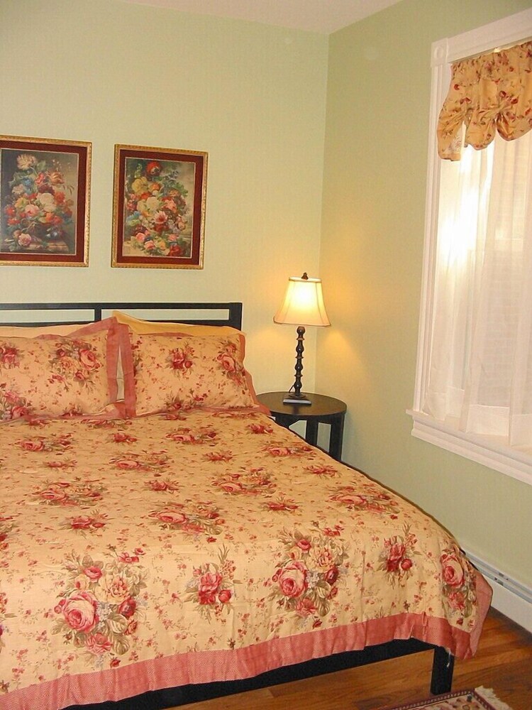 Back Bay Suites - photo 4
