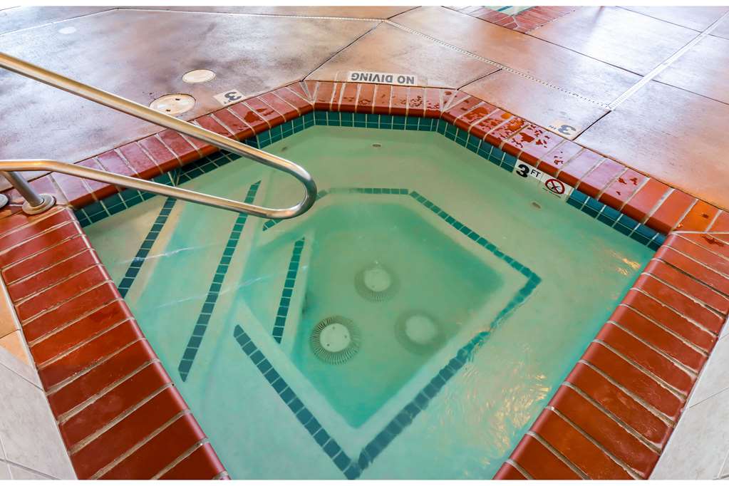 Quality Inn & Suites Sequim at Olympic National Park - photo 37