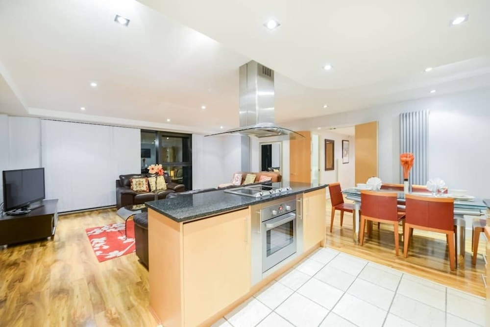 Canary Wharf Luxury Apartments — 4-Star Luxury Hotel in London, United Kingdom