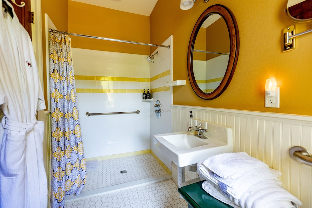 Camellia Rose Inn - photo 26