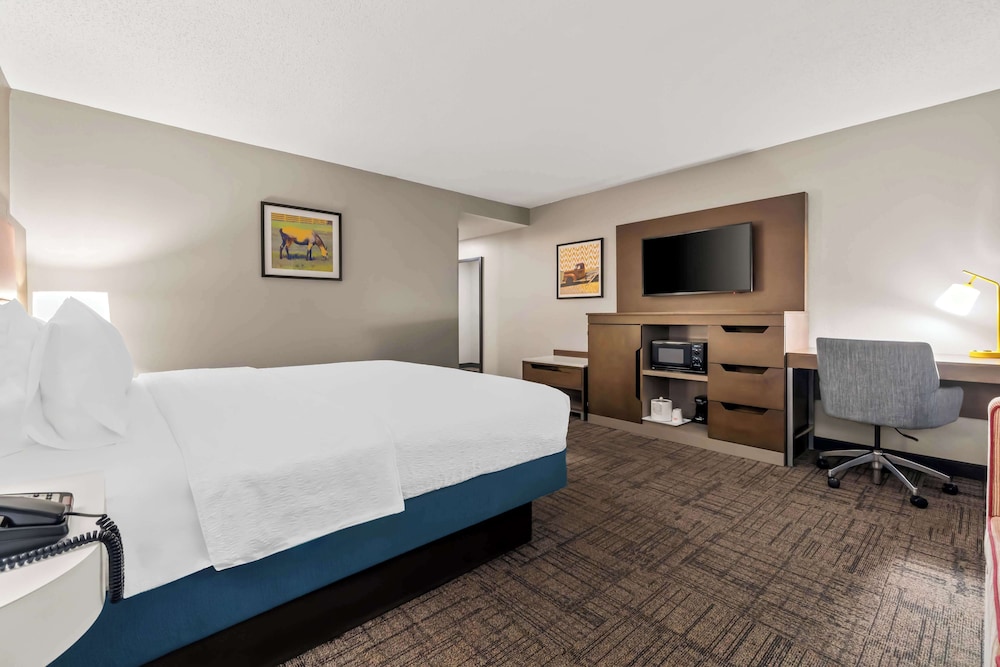 Hampton Inn Jonesboro - photo 24