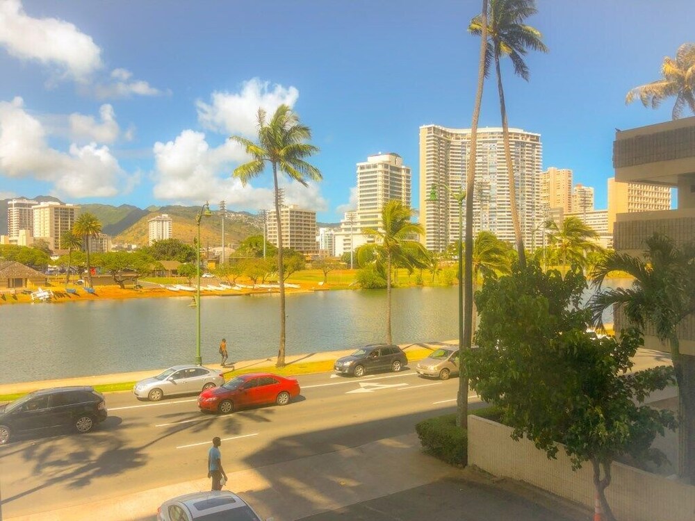 Waikiki Paradise for Families & Friends - photo 6