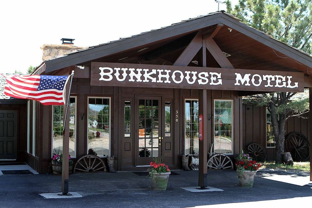 Bunkhouse Motel - last minute hotel in Guernsey