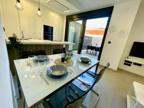 Gatu Premium Alma Marinera Preferente Mayores de 21 Anos Y Familias in Cadiz, Spain