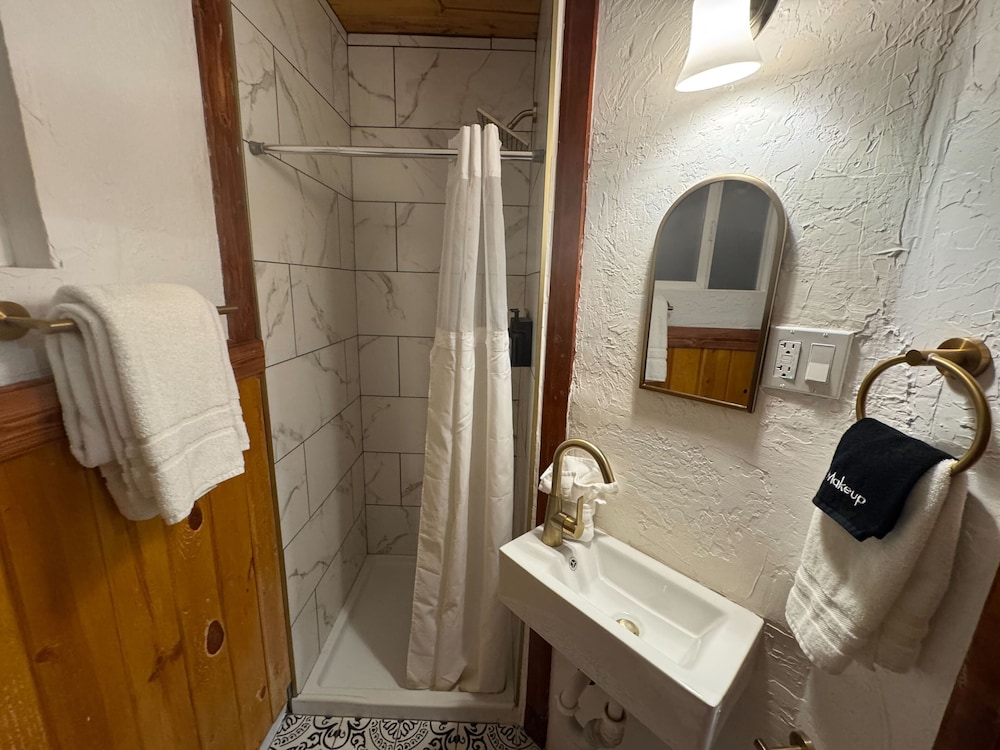 Three Pines Cabins Lodge - photo 74