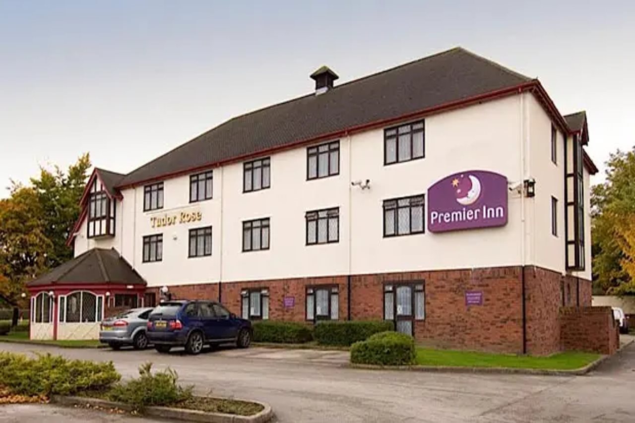 Premier Inn Wirral - carbon neutral hotel in Podington