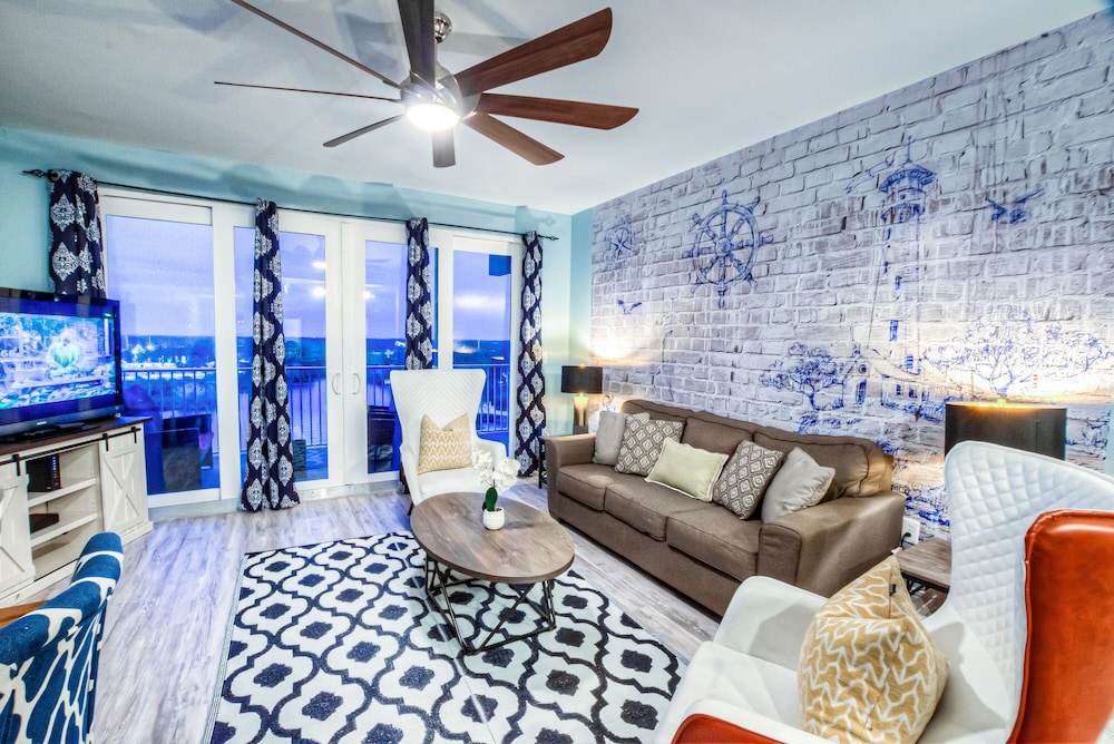 Laketown Wharf Resort by Aneliya's Rentals - photo 482