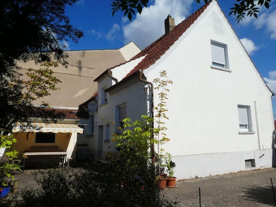 Gemütliches Häuschen mit Innenhof Longstay — 4-Star Luxury Hotel in Bad Kreuznach, Germany