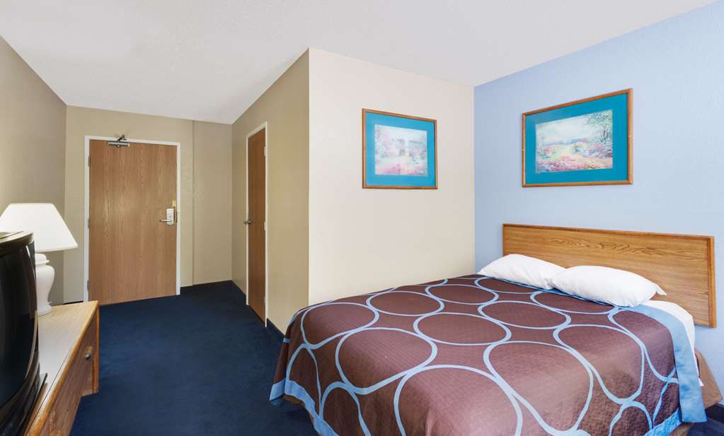 Super 8 by Wyndham Newburgh West Point Near Stewart Airport - photo 10