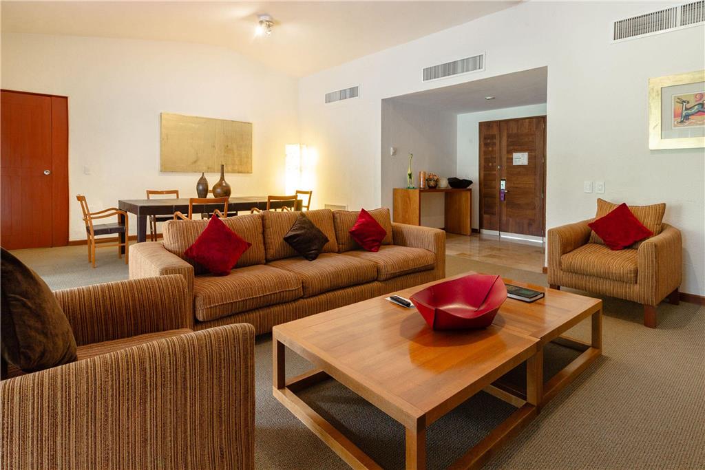 Viceroy Suite livingroom