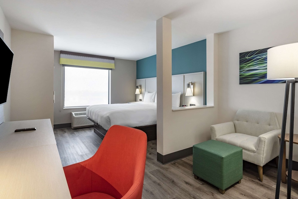 Comfort Suites Colorado Springs East Medical Center Area - photo 55