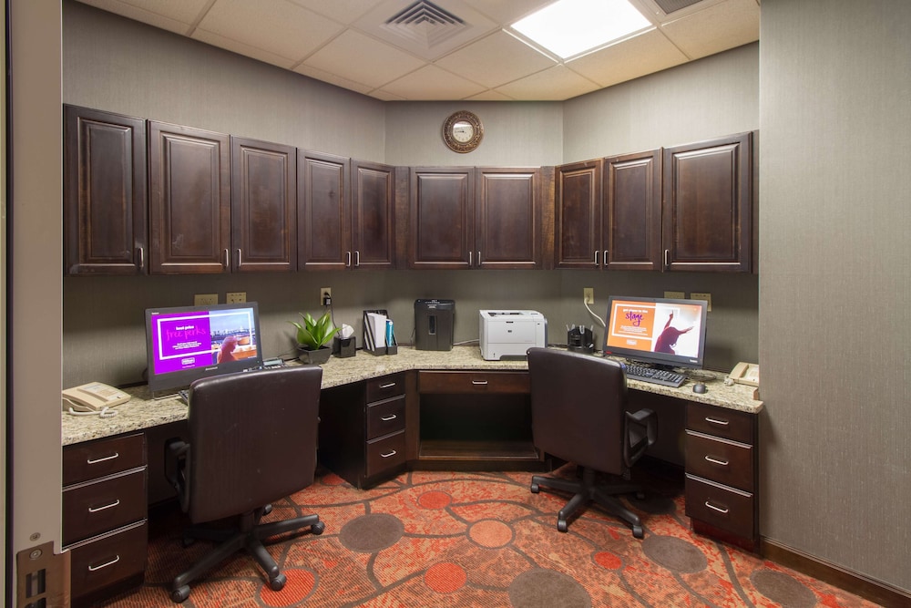 Hampton Inn & Suites Huntsville Hampton Cove - photo 39