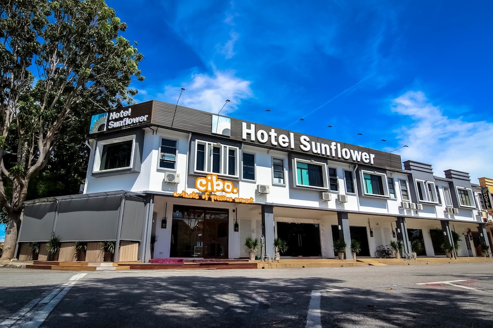 Sunflower Hotel - carbon neutral hotel in Malacca