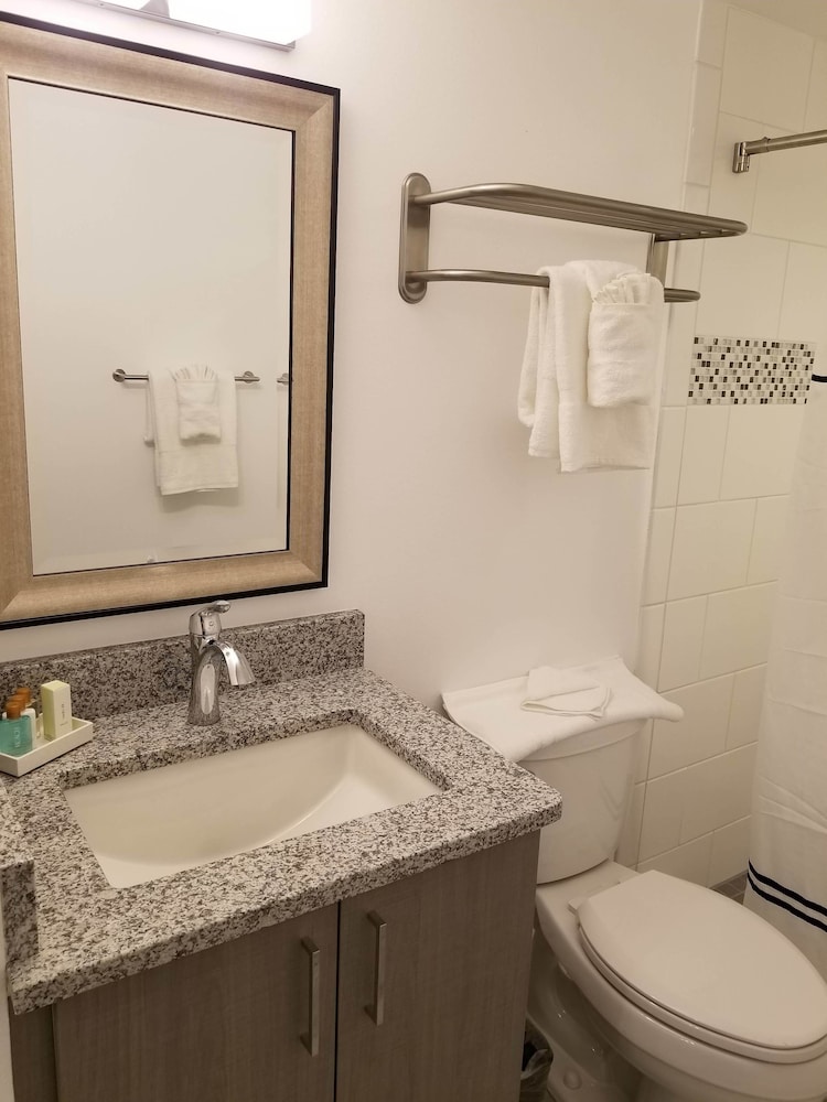 Provident Oceana Beachfront Suites - photo 24