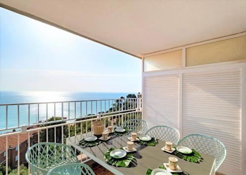 Liana Seaview & Beach Apartment — 4-Star Luxury Hotel in Montgat, Spain