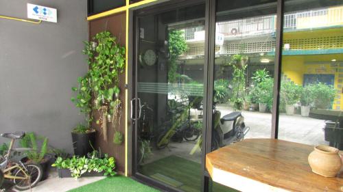 Reconnecting — Chiang Mai — photo 3