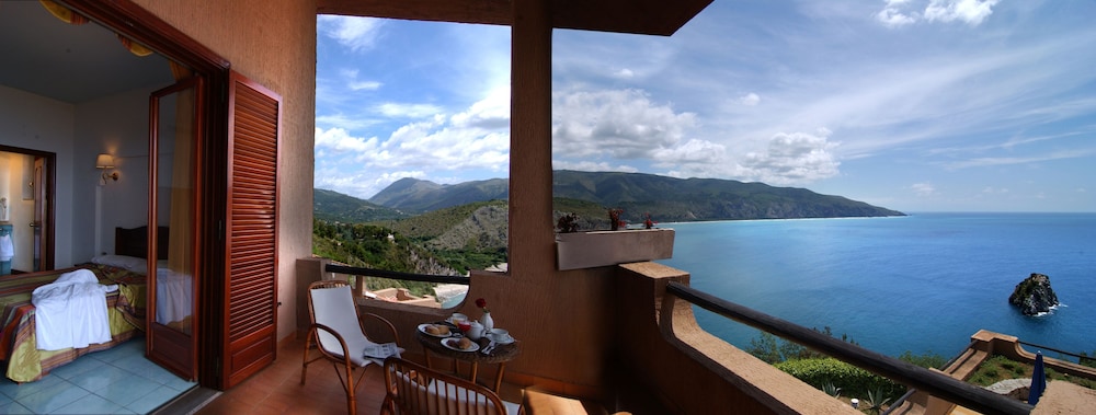King's Residence Hotel — 4-Star Luxury Hotel in Centola, Italy