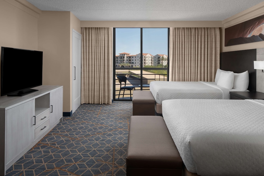 Embassy Suites by Hilton Phoenix Biltmore - photo 12