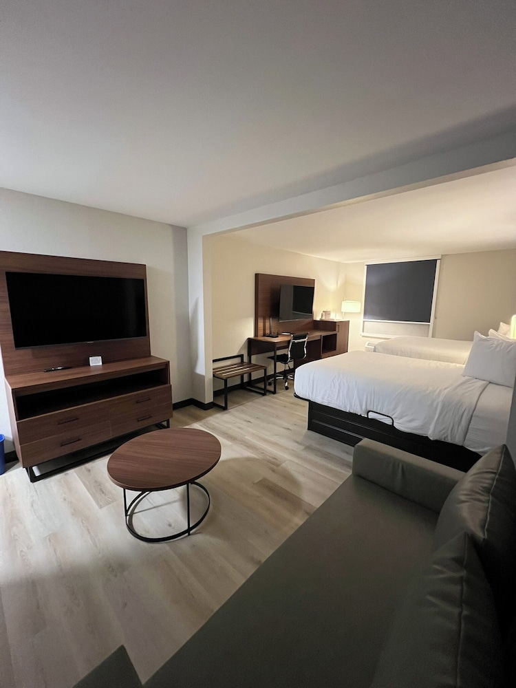 Wingate by Wyndham Dublin Near Claytor Lake State Park - photo 11