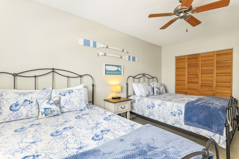 Jensen Beach Home quarter Mi to Beach Access - photo 6