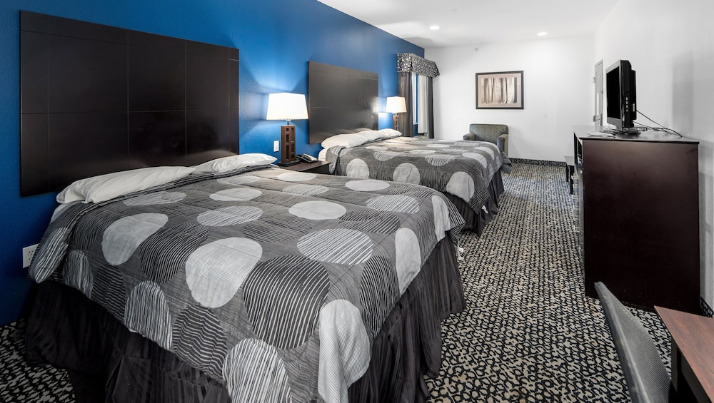 Belmont Inn and Suites - photo 12