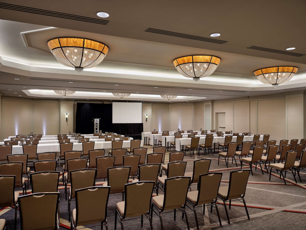 Hilton Arlington - photo 42