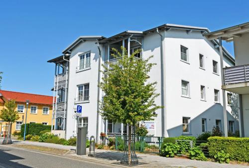Appartementhaus mit Balkon im Ostseebad Göhren WH — 4-Star Luxury Hotel in Ostseebad Goehren, Germany