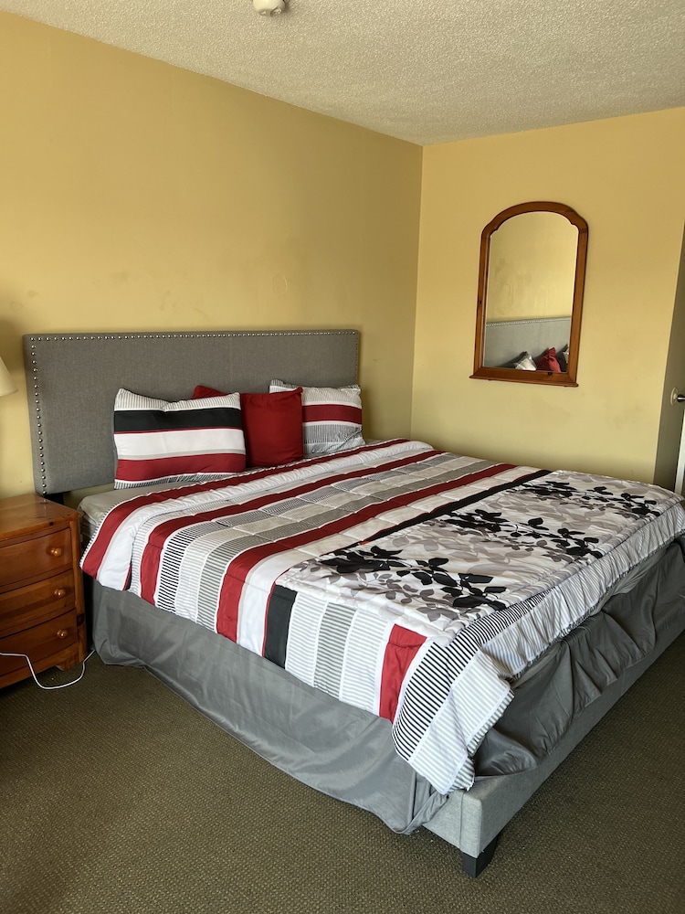 Ambassador Inn And Suites - photo 2