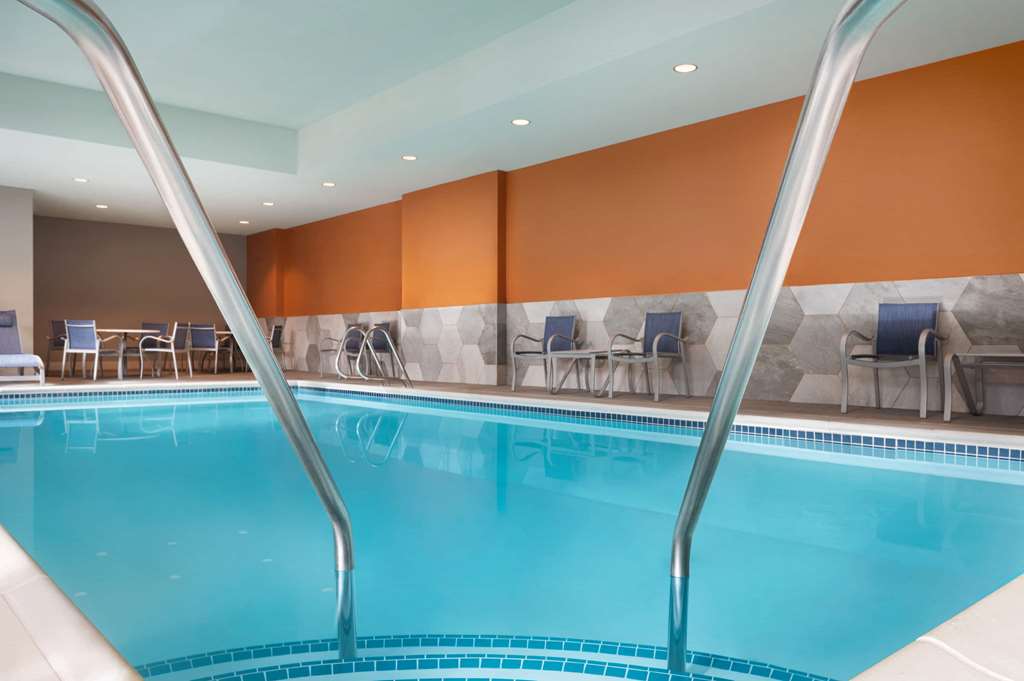 La Quinta Inn & Suites by Wyndham Marysville - photo 9