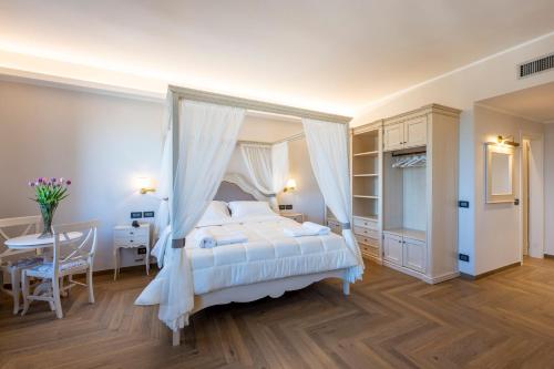 Palazzo del Mercante — 4-Star Luxury Hotel in Montepulciano, Italy