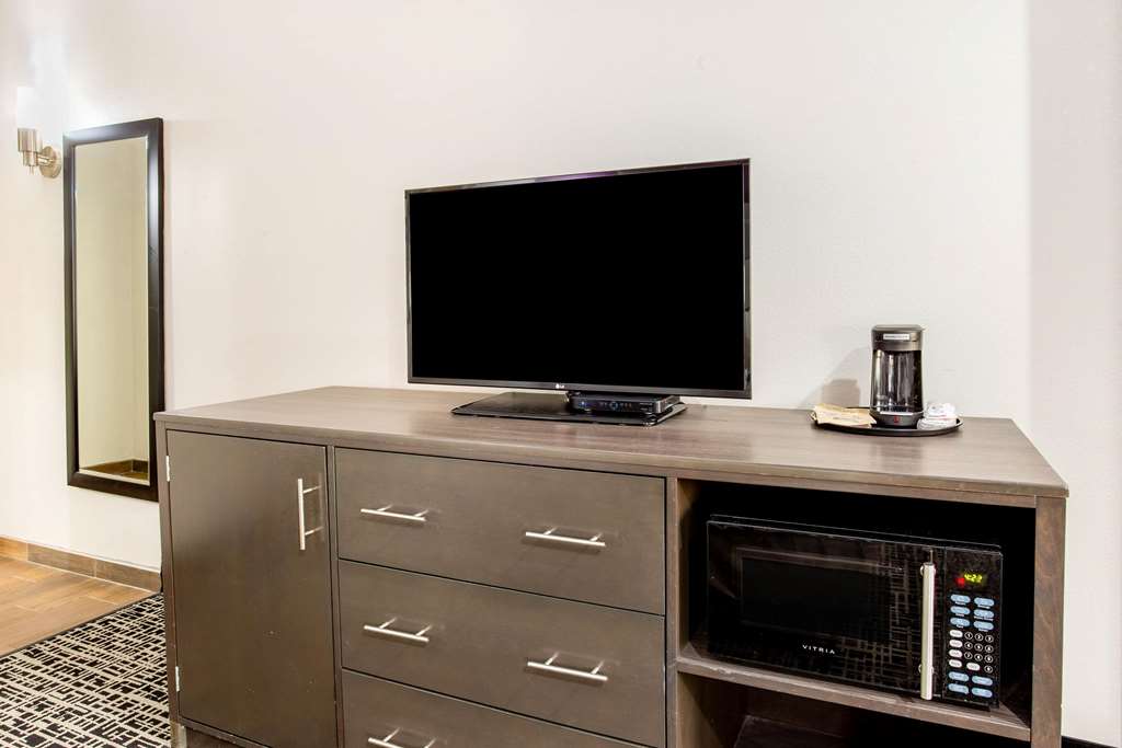 La Quinta Inn & Suites by Wyndham Springfield IL - photo 31