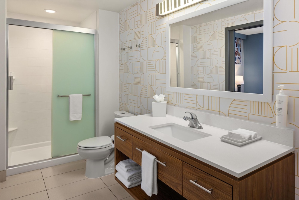 Home2 Suites by Hilton Roseville Minneapolis - photo 26