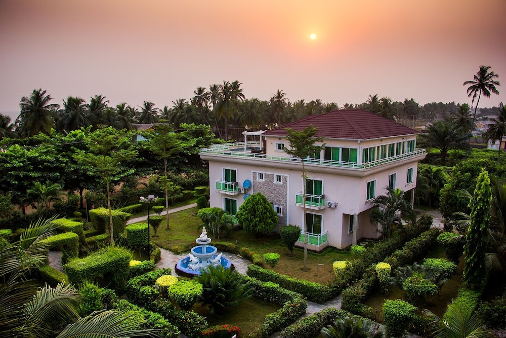 Chaka Resort