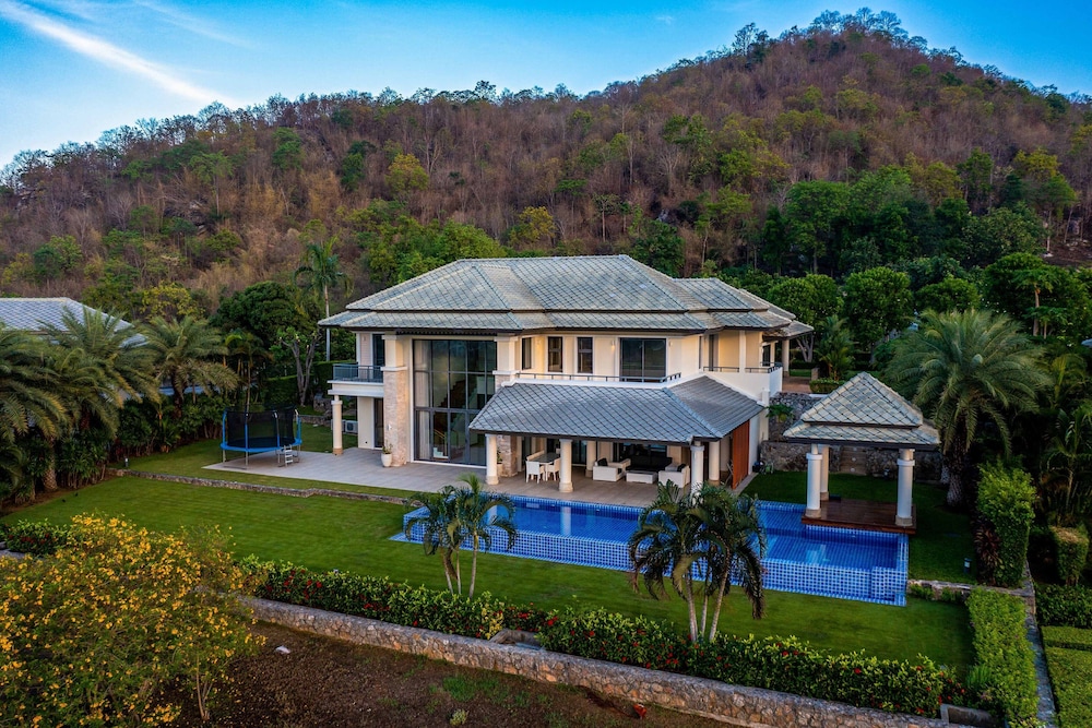 Luxury Mansion On Golf Course BMG5 in Hua Hin, Thailand