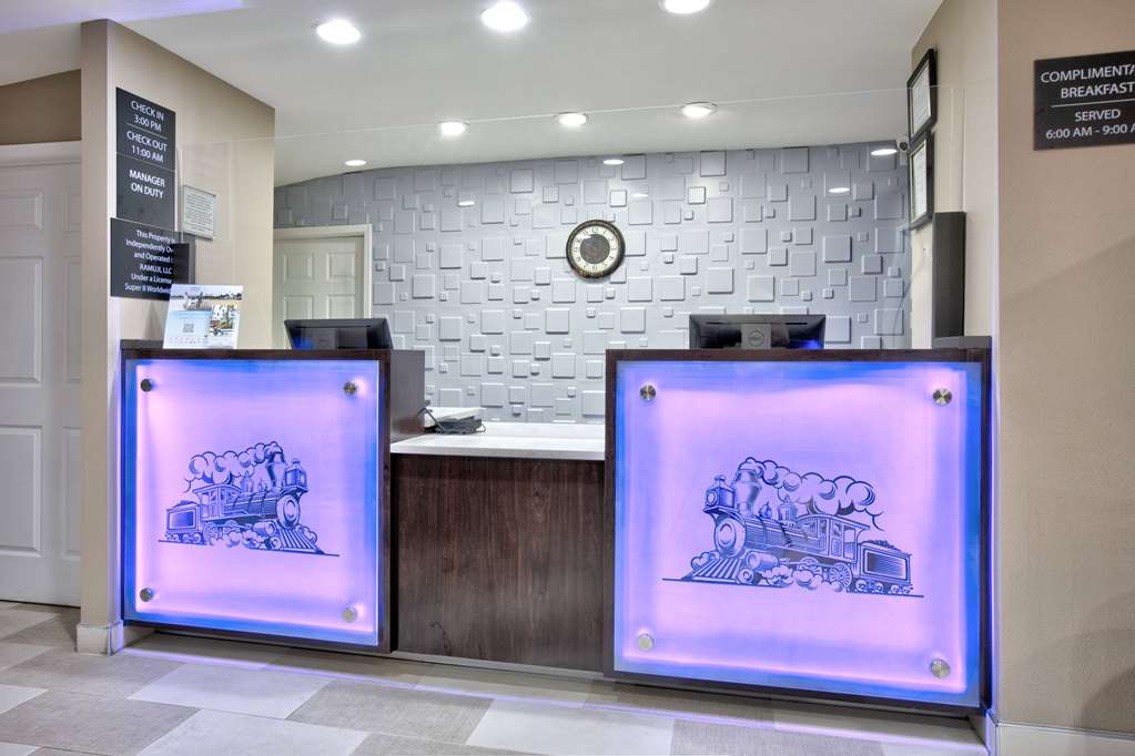 Super 8 by Wyndham Palestine - photo 6