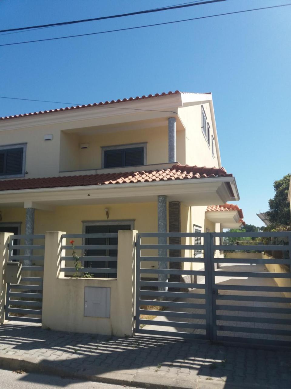 Alojamento dos Redondos — hotel in Seixal