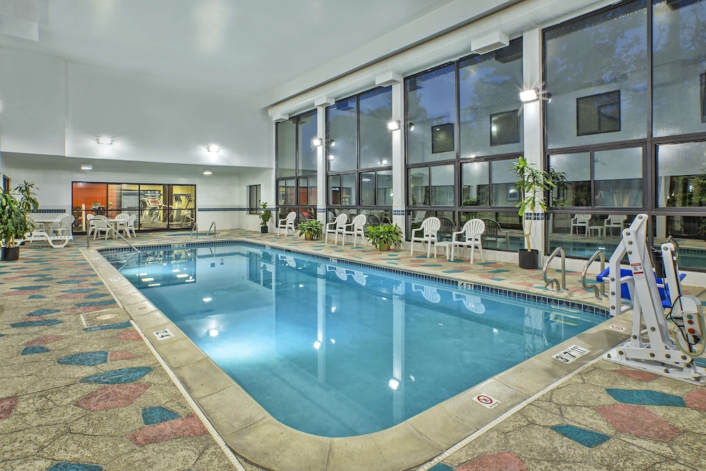 Hampton Inn Hotel Detroit Belleville Airport Area - photo 16