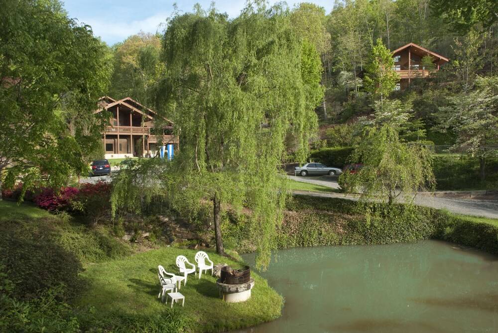 The Chalet Suites Boutique Hotel - photo 17