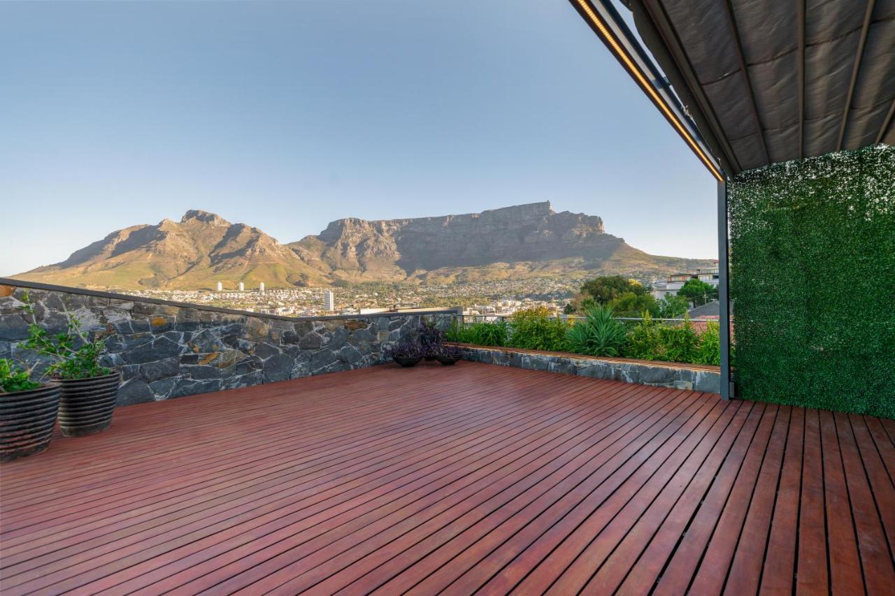 The Lookout Panoramic 4 Bedroom House with free Wifi and Pool