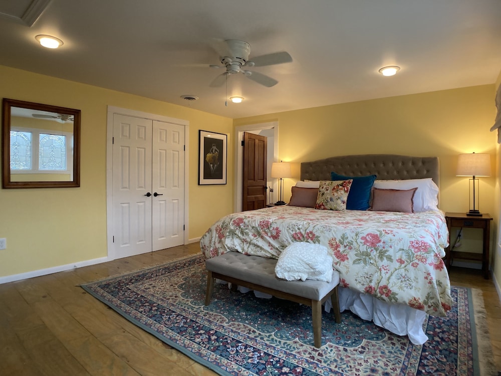 Vintage Inn at Veritas Estate - photo 4