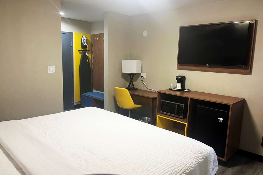 Days Inn by Wyndham Albuquerque I 25 - photo 13