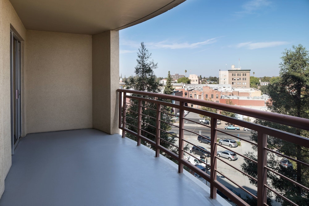 Visalia Marriott at the Convention Center - photo 18