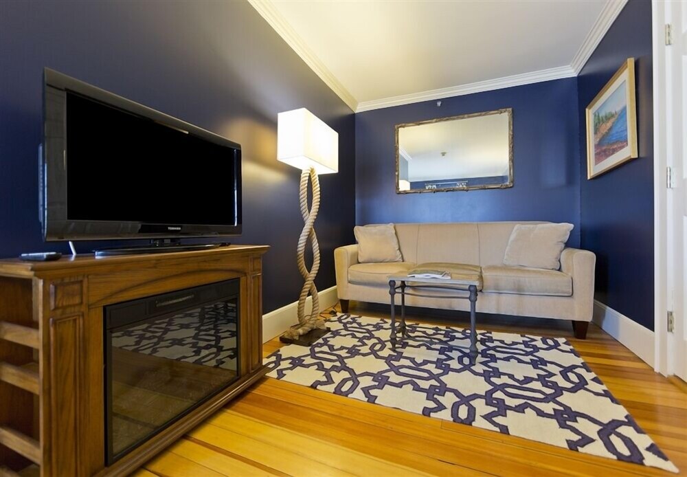 The Lindsey Hotel - photo 12