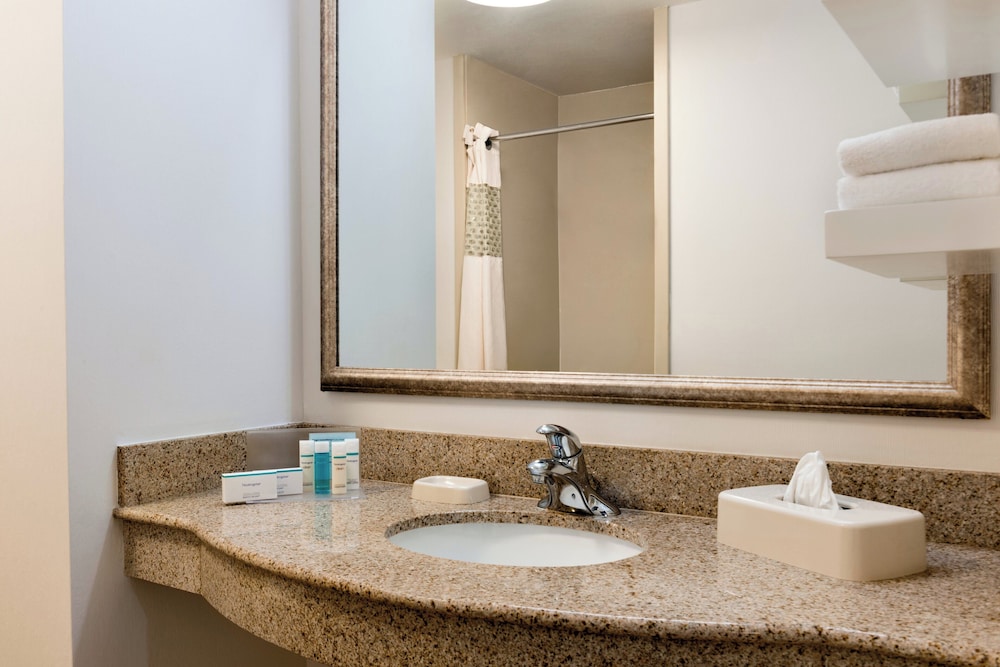 Summit Suites - photo 22