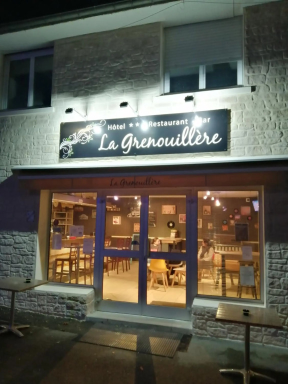 Hotel Restaurant La Grenouillère in Vitre, France