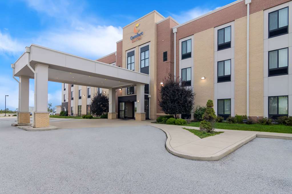 Comfort Suites Rensselaer near Fair Oaks - featured photo