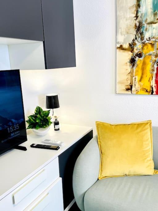 Apartment Plaza Colmenillas — 4-Star Luxury Hotel in Malaga, Spain