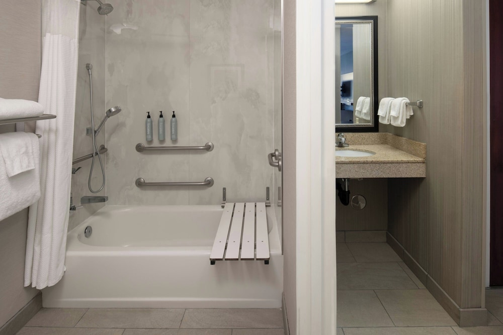 Courtyard by Marriott Vacaville - photo 20