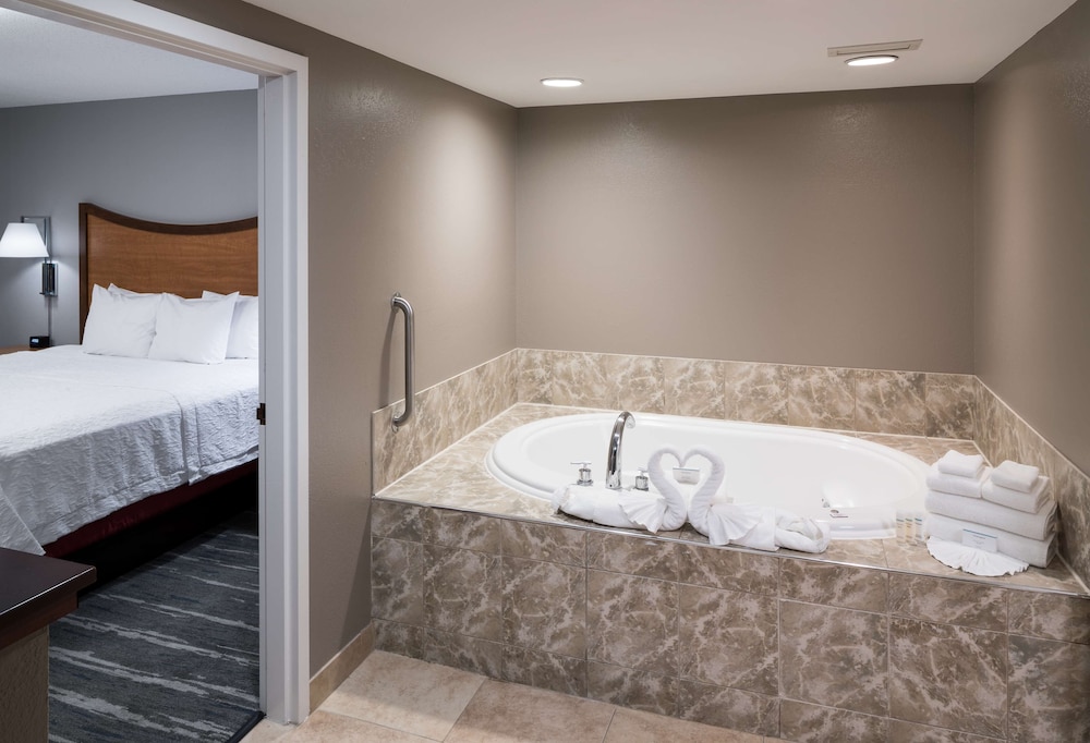 Hampton Inn & Suites Chicago North Shore Skokie - photo 47