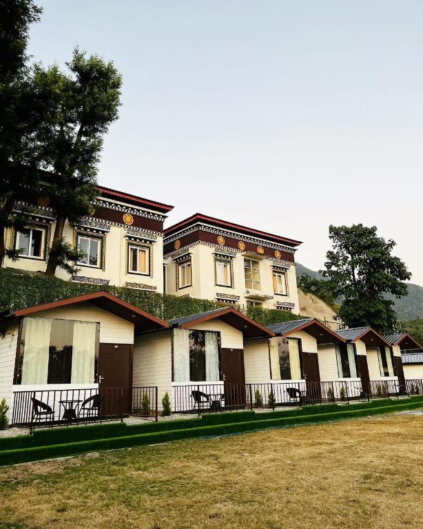 The Bluewind Resort - carbon neutral hotel in Dehra Dun